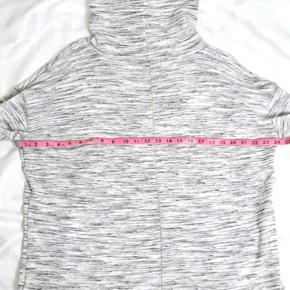 Liz Claiborne Weekend Cowl Neck Sweatshirt Size XL - Picture 4 of 7